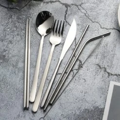 House Of Husk Reisbestek - Reis Bestekset - Chopsticks - Metalen Rietjes Met Borstel - Lepel - Vaatwasserbestendig - RVS - 7 Delig - Zilver -Outdoor Kampeeruitrusting Winkel 1200x1200 1672