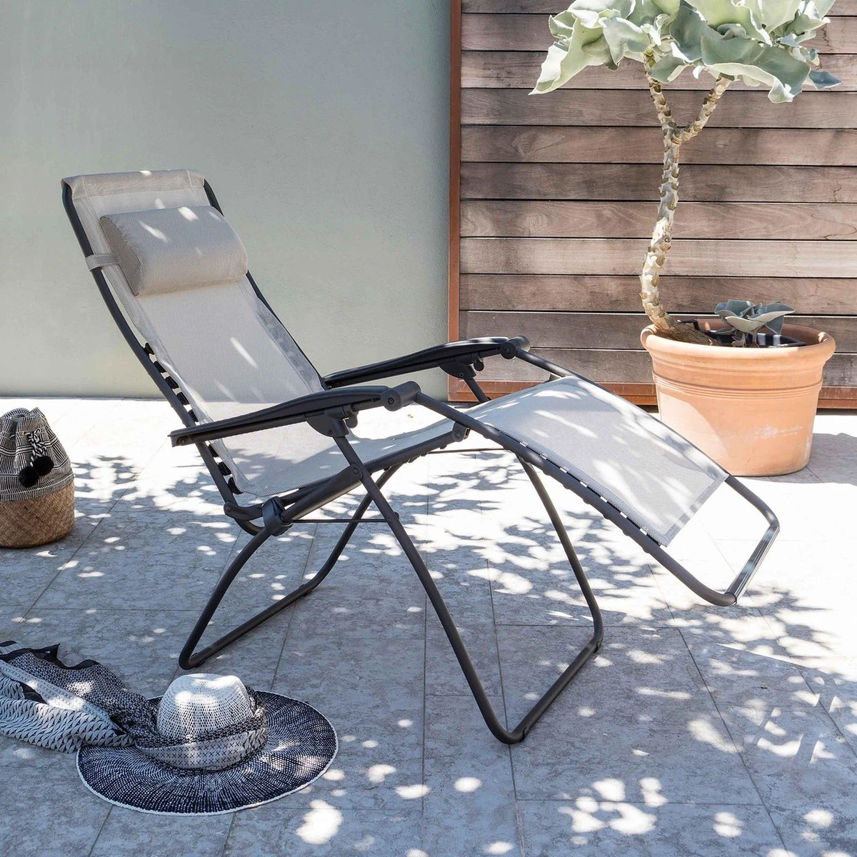 Lafuma RSXA Clip - Relaxstoel - Verstelbaar - Inklapbaar - Zero Gravity - Seigle Lafuma RSXA Clip - Relaxstoel - Verstelbaar - Inklapbaar - Zero Gravity - Seigle -Outdoor Kampeeruitrusting Winkel 1200x1200 290