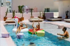 Merkloos Polarbox - Koelbox - Met Schouderband - Paars - 12 Liter - 40x26x(H)23cm 3 Merkloos Polarbox - Koelbox - Met Schouderband - Paars - 12 Liter - 40x26x(H)23cm -Outdoor Kampeeruitrusting Winkel 1200x798 4