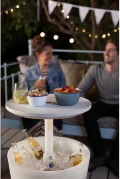 Keter Coolbar Partytafel – Lichtgevend - 49,5x49,5x57cm - Wit 8 Keter Coolbar Partytafel – Lichtgevend - 49,5x49,5x57cm - Wit -Outdoor Kampeeruitrusting Winkel 808x1200